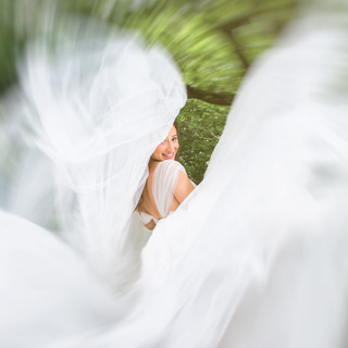 beautiful flowing wedding dress